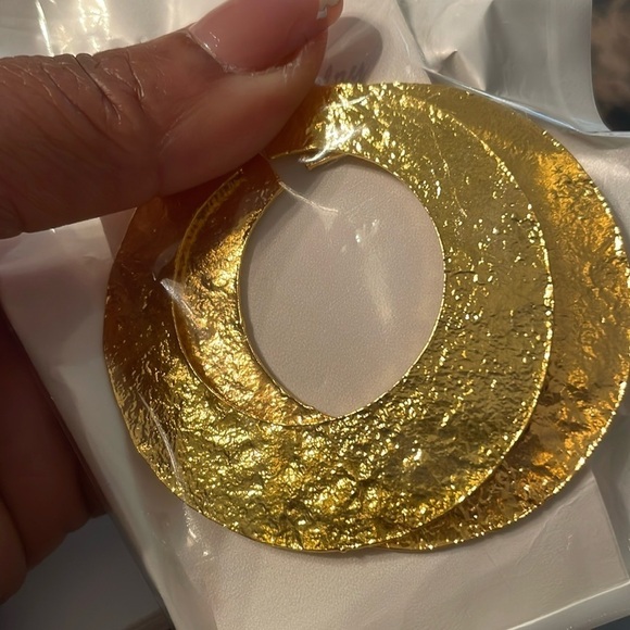 Oversized Flat Hoops - Picture 9 of 16